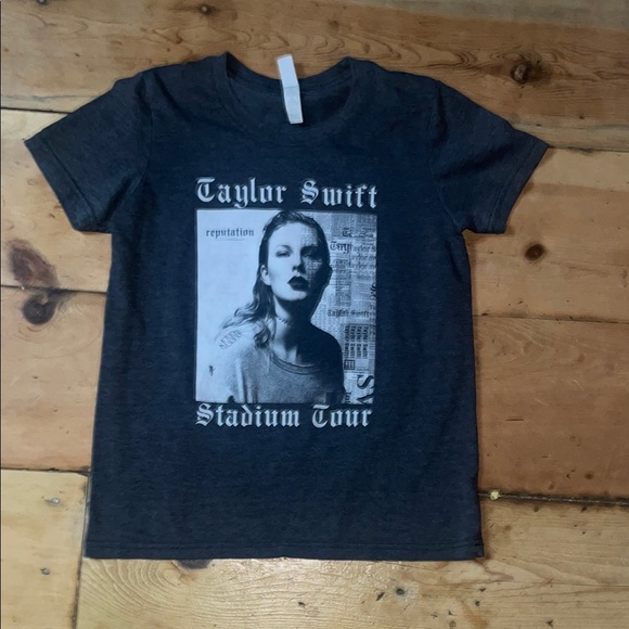 Other - Taylor Swift Reputation Stadium Tour youth M Shirt